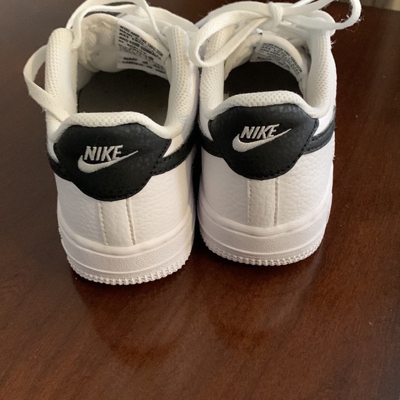Nike Air Force 1 - Picture 4 of 7